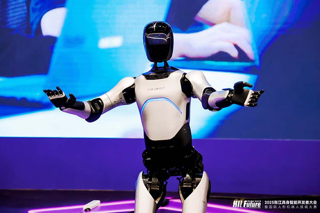 球盟会远征A2成全球首个同时拥有中美欧认证的人形机器...